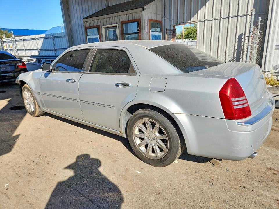 صورة رقم 2 من المزاد - 2005 CHRYSLER 300C مع VIN 2C3JA63H45H502801