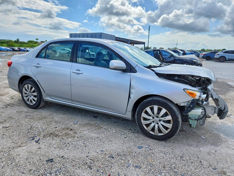 Zdjęcie 4 z aukcji – 2013 TOYOTA COROLLA z VIN 5YFBU4EE1DP113170