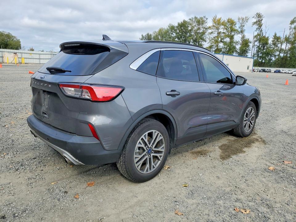 Photo 3 from auction – 2021 FORD ESCAPE with VIN 1FMCU0H66MUA32830