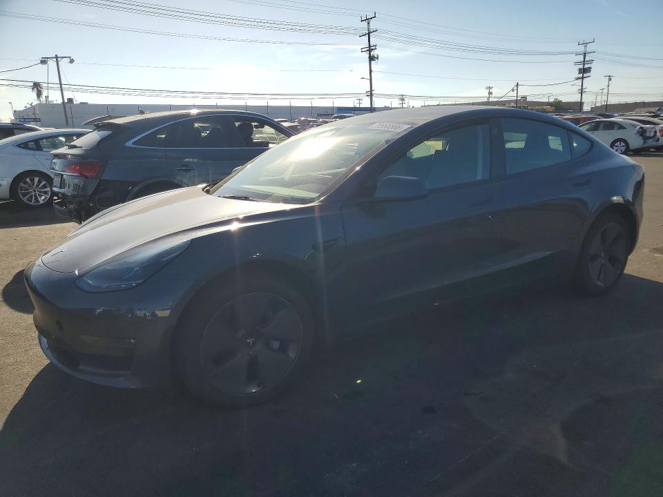 Снимка 1 от търг – 2022 TESLA MODEL 3 с VIN 5YJ3E1EB4NF267147