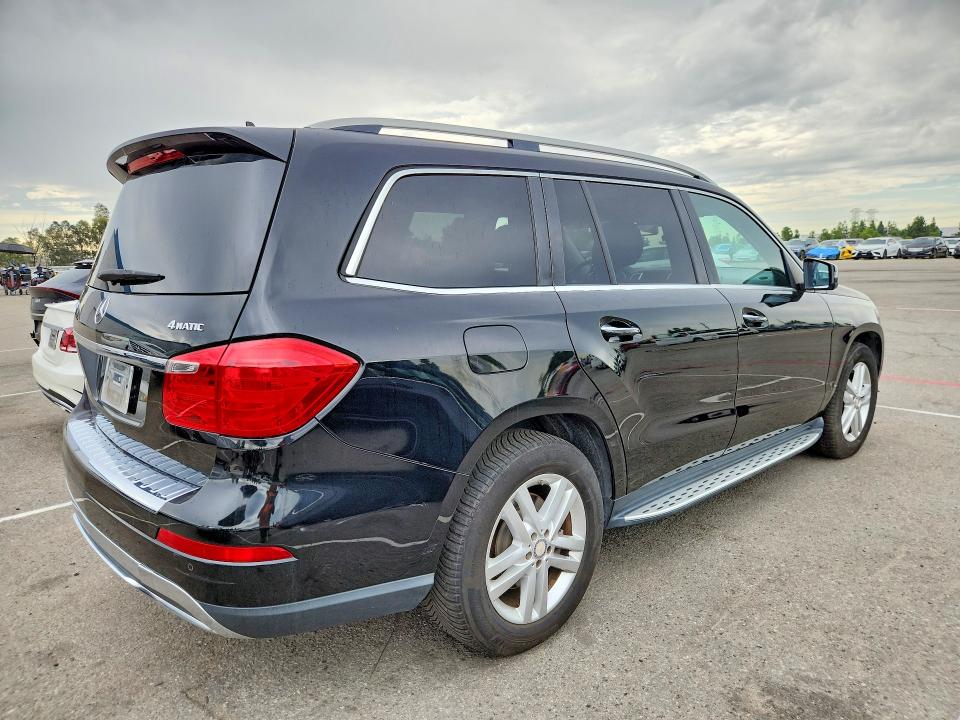 Photo 3 from auction – 2015 MERCEDES-BENZ GL with VIN 4JGDF6EE8FA441767