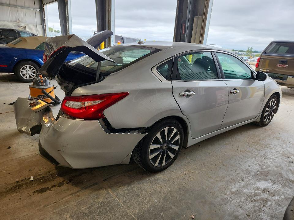 Снимка 3 от търг – 2016 NISSAN ALTIMA с VIN 1N4AL3AP3GC243504