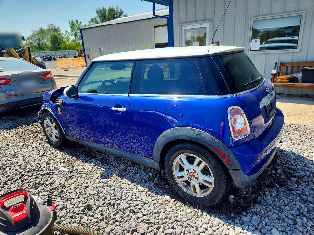 Photo 2 from auction – 2011 MINI COOPER with VIN WMWSU3C56BT252212