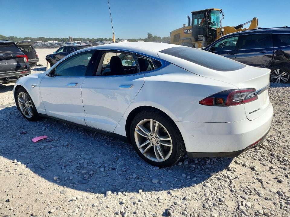 Photo 2 from auction – 2015 TESLA MODEL S with VIN 5YJSA1E22FF111942
