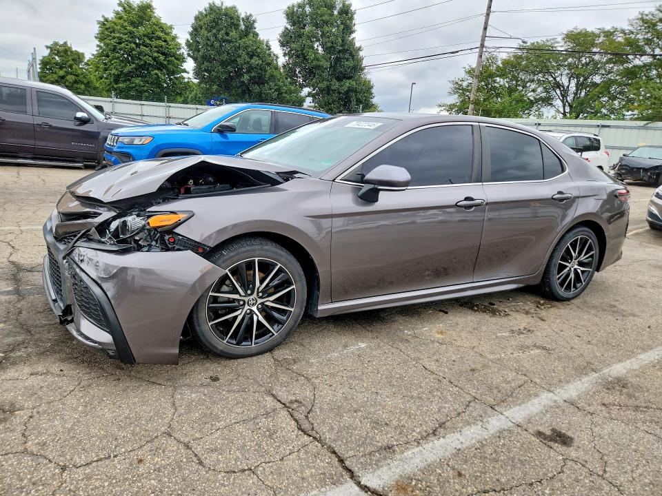 TOYOTA CAMRY 2023 с VIN 4T1S11AK0PU786182 - Снимка от търг
