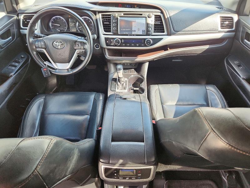 Снимка 8 от търг – 2017 TOYOTA HIGHLANDER с VIN 5TDKZRFH2HS518801