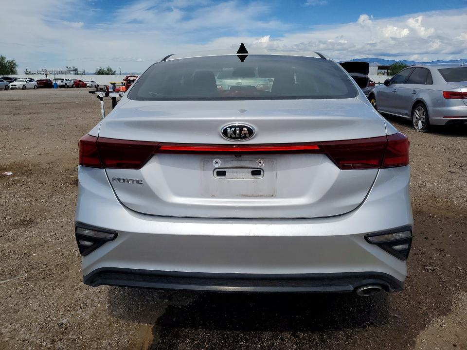 Zdjęcie 6 z aukcji – 2019 KIA FORTE z VIN 3KPF24AD0KE113177