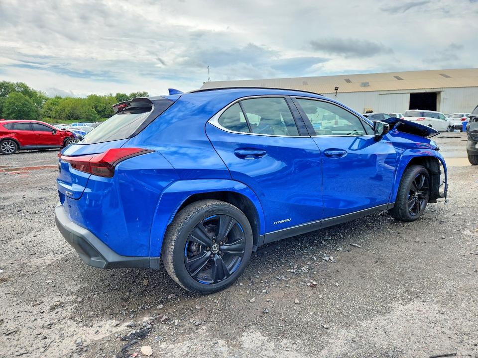 Photo 3 from auction – 2021 LEXUS UX with VIN JTHP9JBHXM2046540