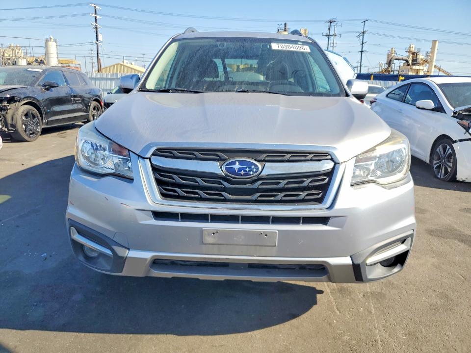 Foto 5 de la subasta – 2018 SUBARU FORESTER con VIN JF2SJAGC5JH549371