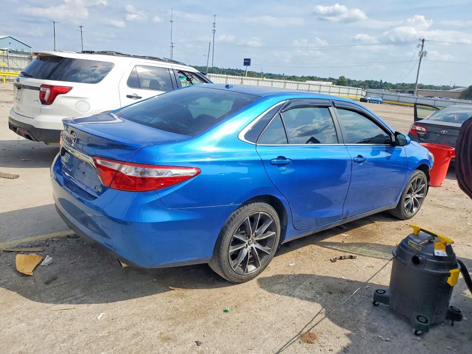 Снимка 3 от търг – 2017 TOYOTA CAMRY с VIN 4T1BK1FK5HU583991