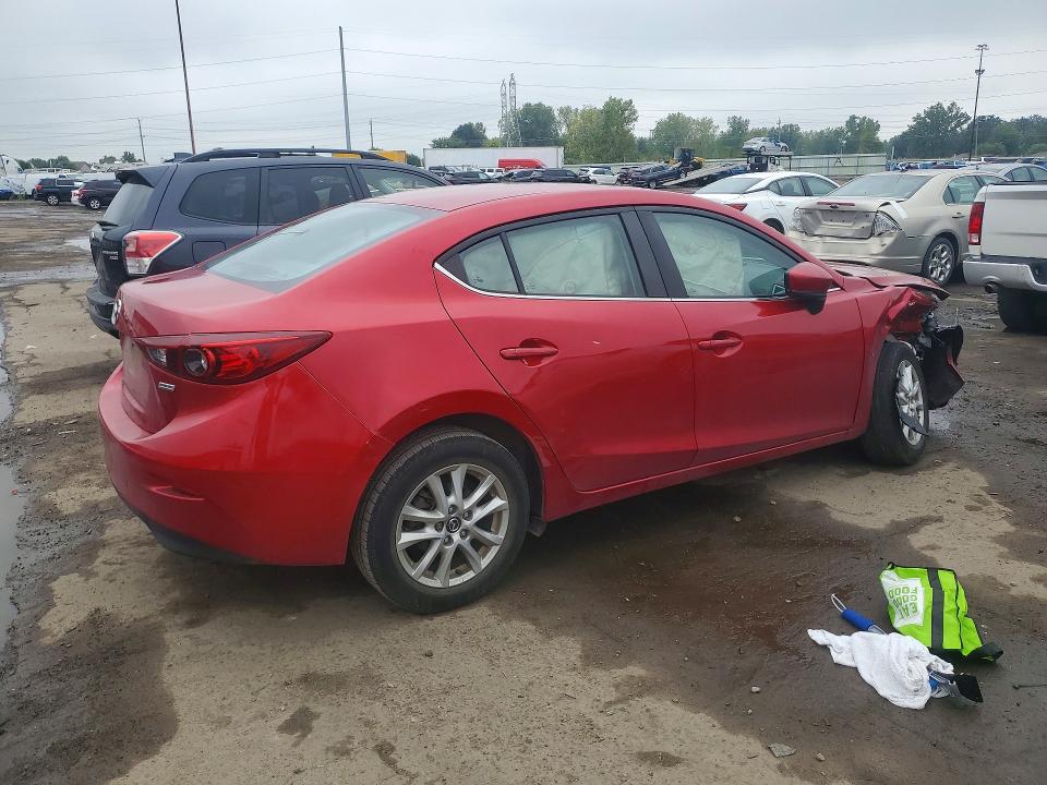 Photo 3 from auction – 2018 MAZDA 3 with VIN 3MZBN1U74JM198973