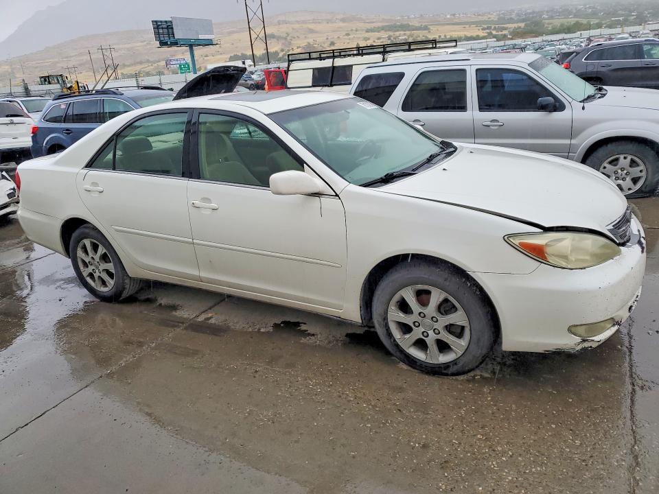 Снимка 4 от търг – 2004 TOYOTA CAMRY с VIN JTDBE30K340267913