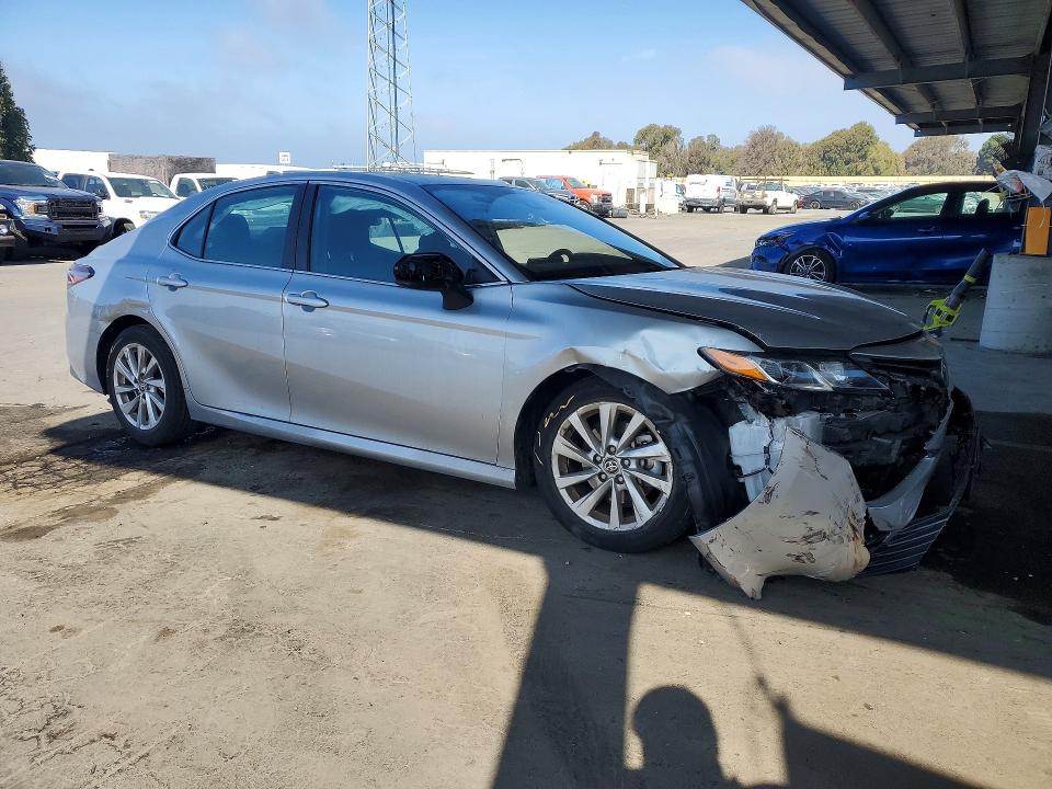 Photo 4 from auction – 2023 TOYOTA CAMRY with VIN 4T1C11AK1PU132375