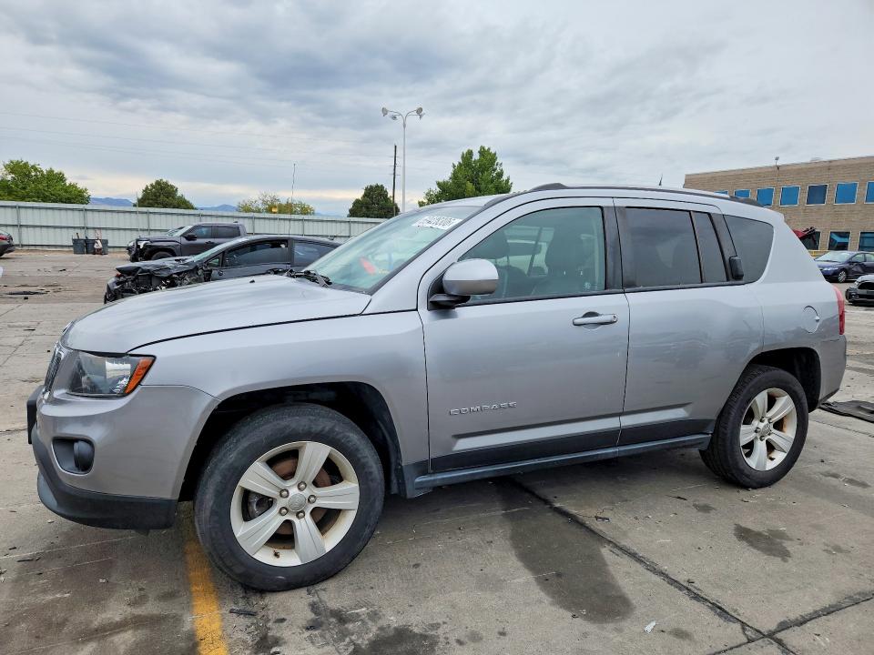 JEEP COMPASS 2017 مع رقم تعريف المركبة 1C4NJDEB8HD196777 - صورة من المزاد
