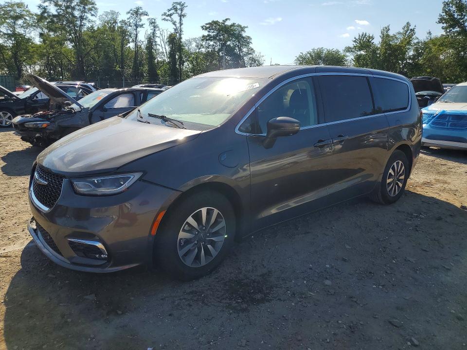 Фото 1 с аукциона – 2022 CHRYSLER PACIFICA с VIN 2C4RC1L7XNR121211
