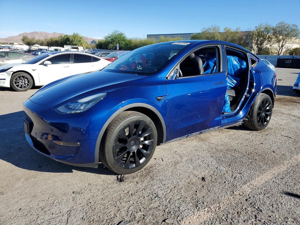 TESLA MODEL Y 2021 с VIN 5YJYGAEE3MF287303 - Снимка от търг