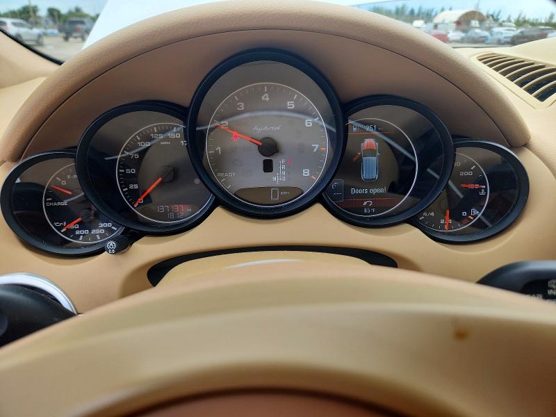Photo 9 from auction – 2014 PORSCHE CAYENNE with VIN WP1AE2A29ELA50546