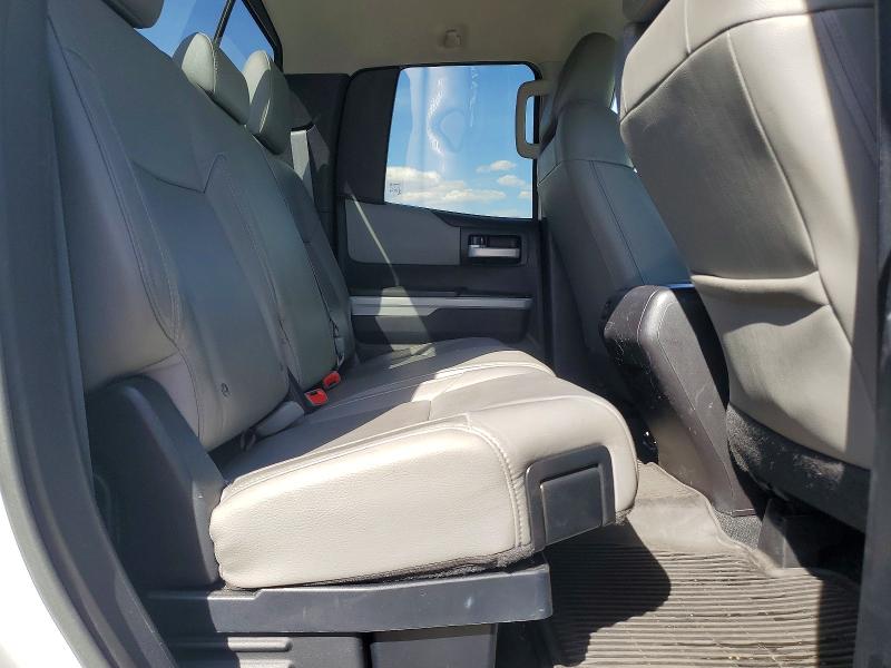 Photo 10 from auction – 2015 TOYOTA TUNDRA with VIN 5TFBY5F15FX463704