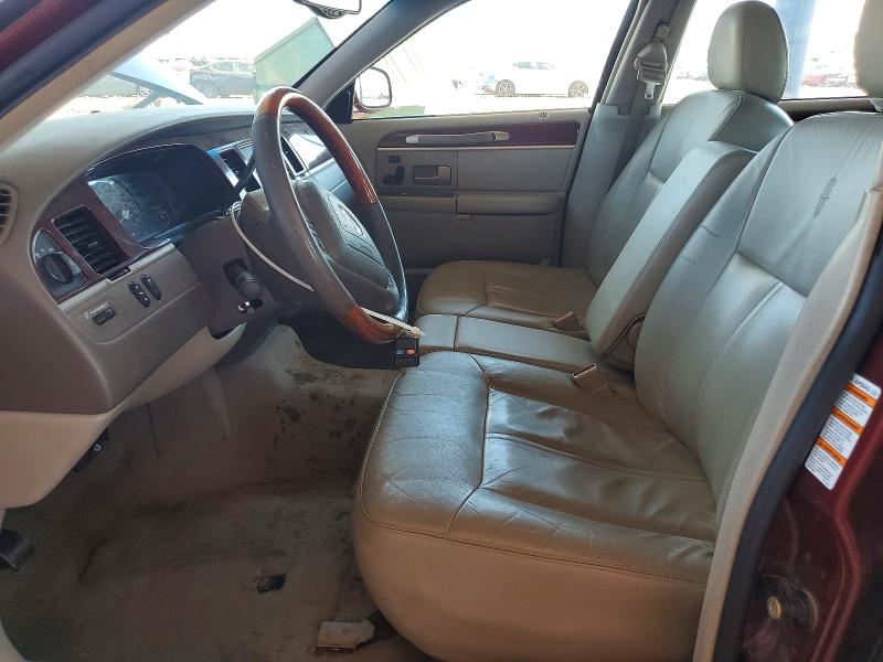 Photo 7 from auction – 2004 LINCOLN TOWN CAR with VIN 1LNHM83W04Y628083