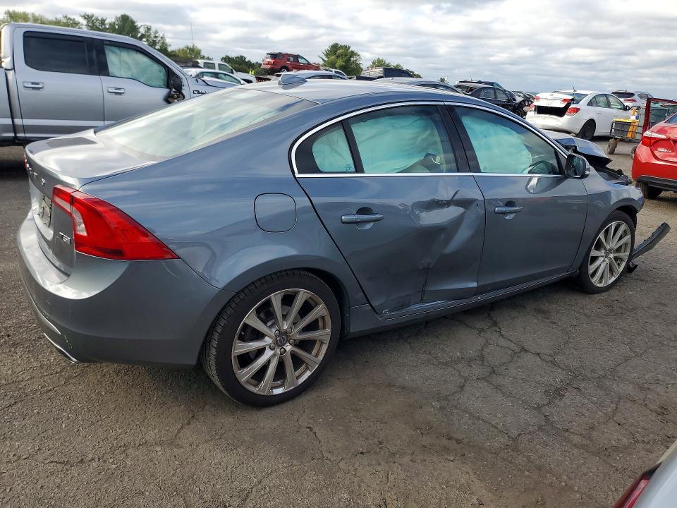 Foto 3 de la subasta – 2017 VOLVO S60 con VIN LYV402HK9HB145488