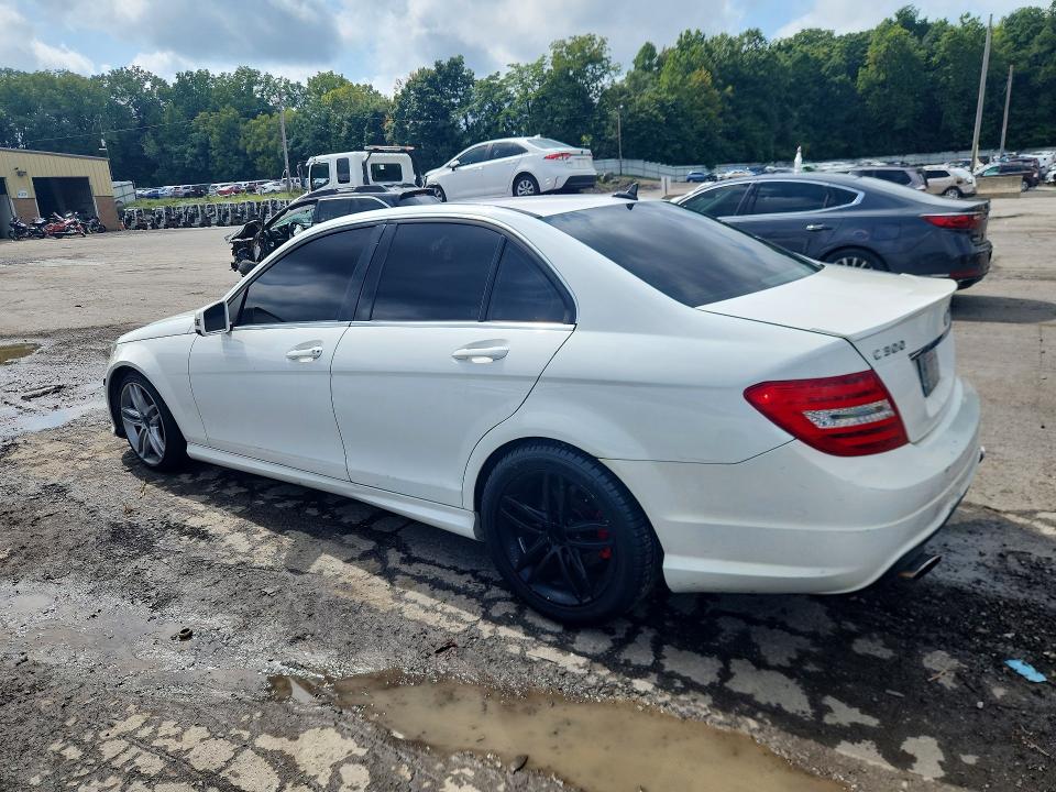 Photo 2 from auction – 2013 MERCEDES-BENZ C with VIN WDDGF8ABXDR264751