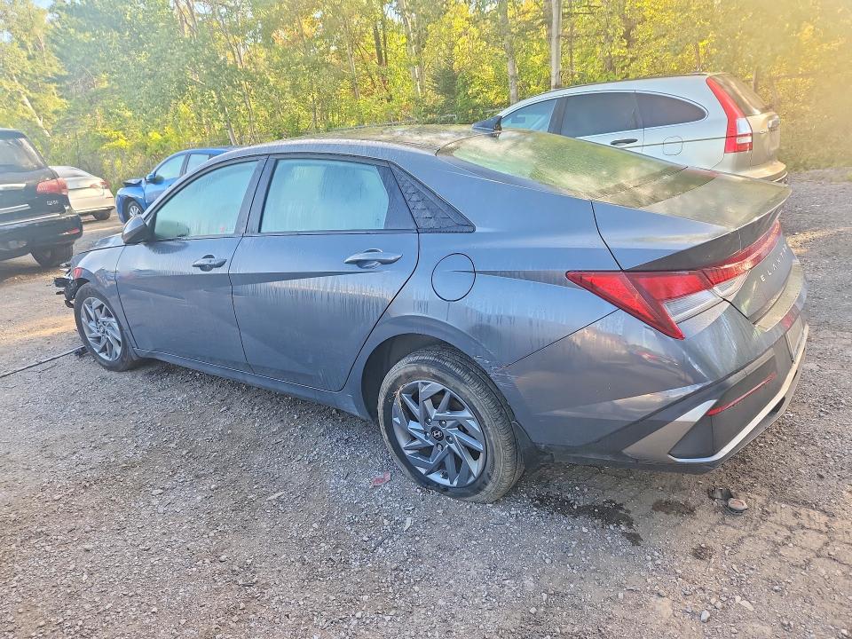 Снимка 2 от търг – 2025 HYUNDAI ELANTRA с VIN KMHLM4DG0SU900565