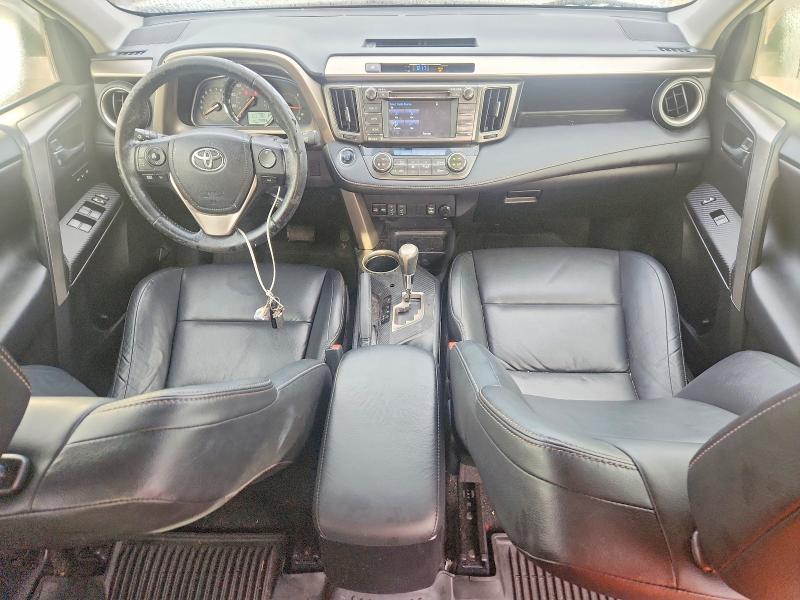 Photo 8 from auction – 2015 TOYOTA RAV4 with VIN JTMDFREV0FJ044303