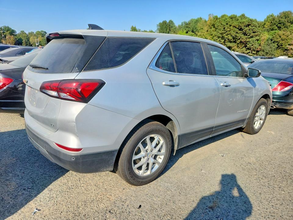 Photo 3 from auction – 2022 CHEVROLET EQUINOX with VIN 2GNAXJEVXN6139987