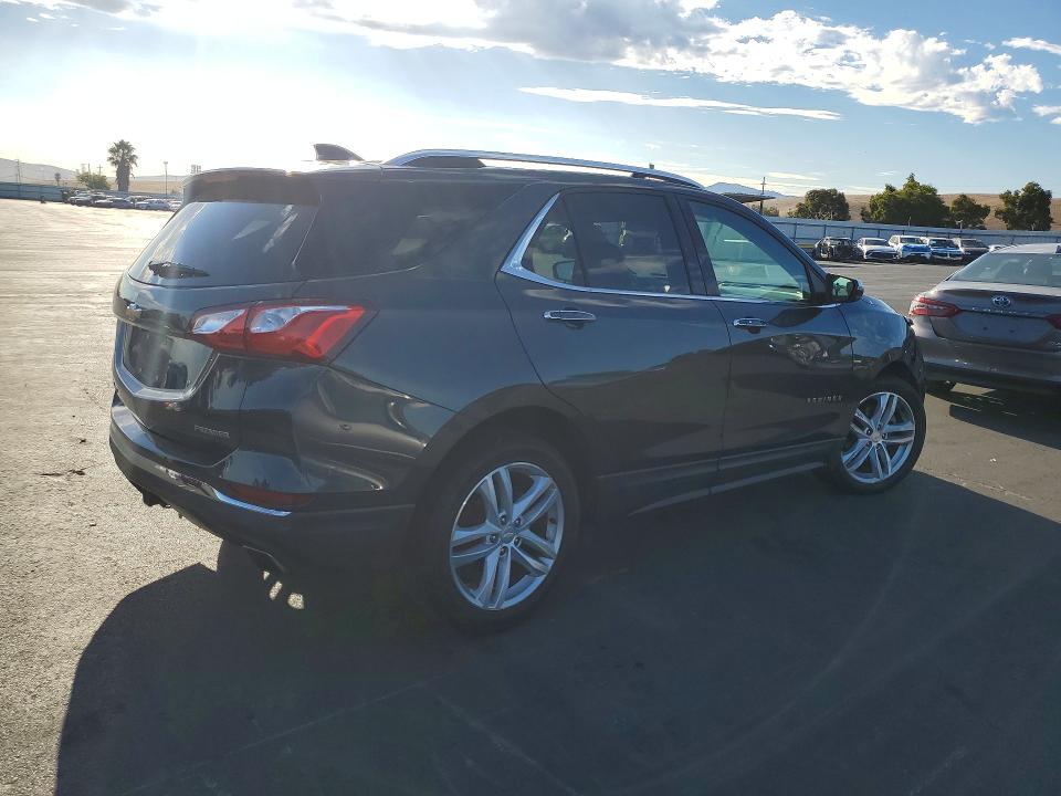 Photo 3 from auction – 2020 CHEVROLET EQUINOX with VIN 2GNAXPEX2L6176288