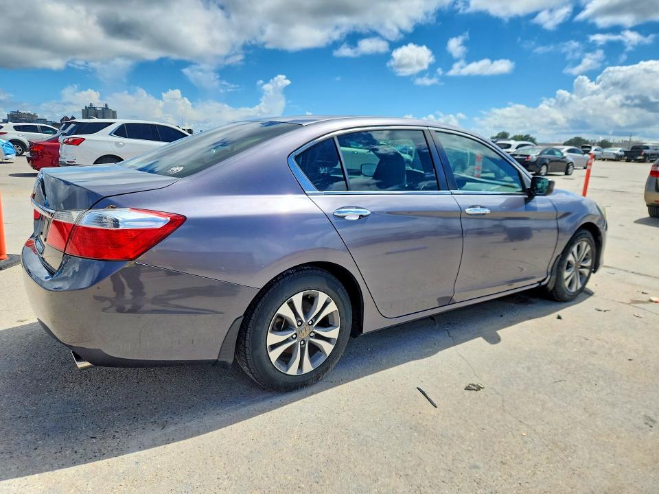 Photo 3 from auction – 2015 HONDA ACCORD with VIN 1HGCR2F37FA192523