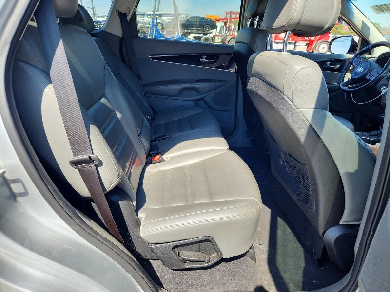 Photo 11 from auction – 2016 KIA SORENTO with VIN 5XYPH4A10GG046860
