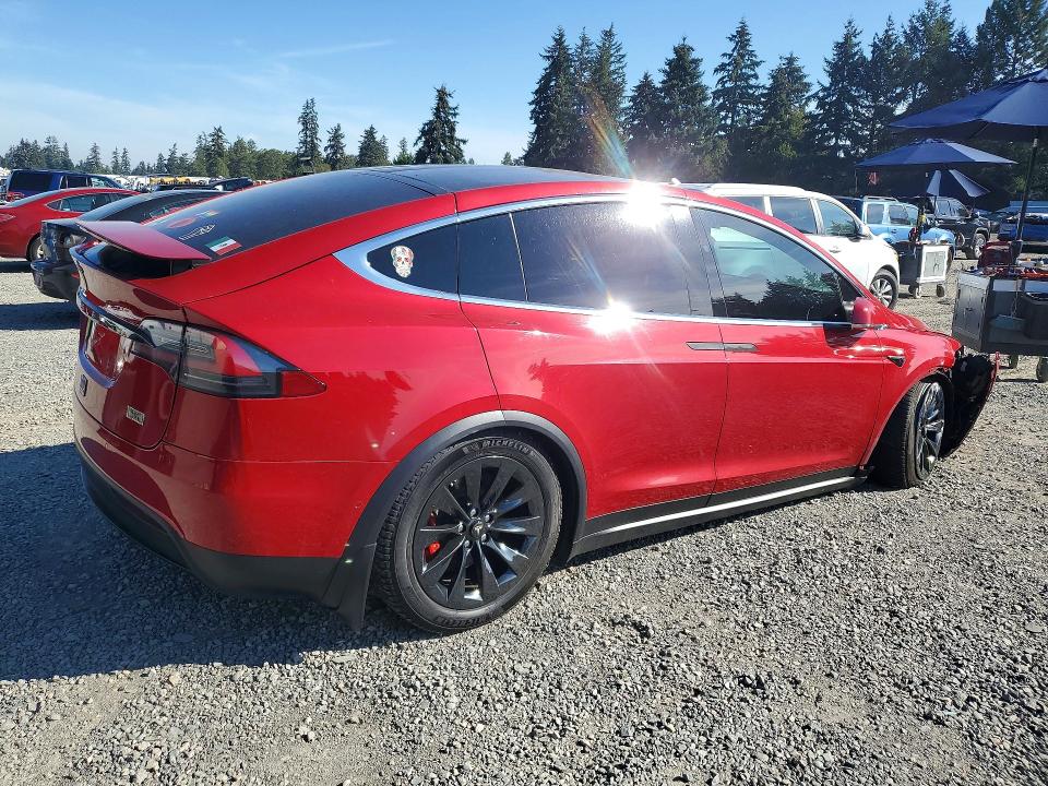 Photo 3 from auction – 2018 TESLA MODEL X with VIN 5YJXCDE47JF128229