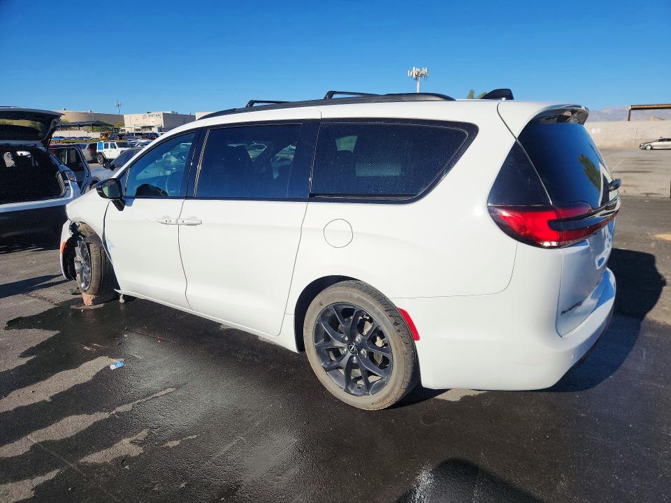 Photo 2 from auction – 2025 CHRYSLER PACIFICA with VIN 2C4RC1GGXSR529763