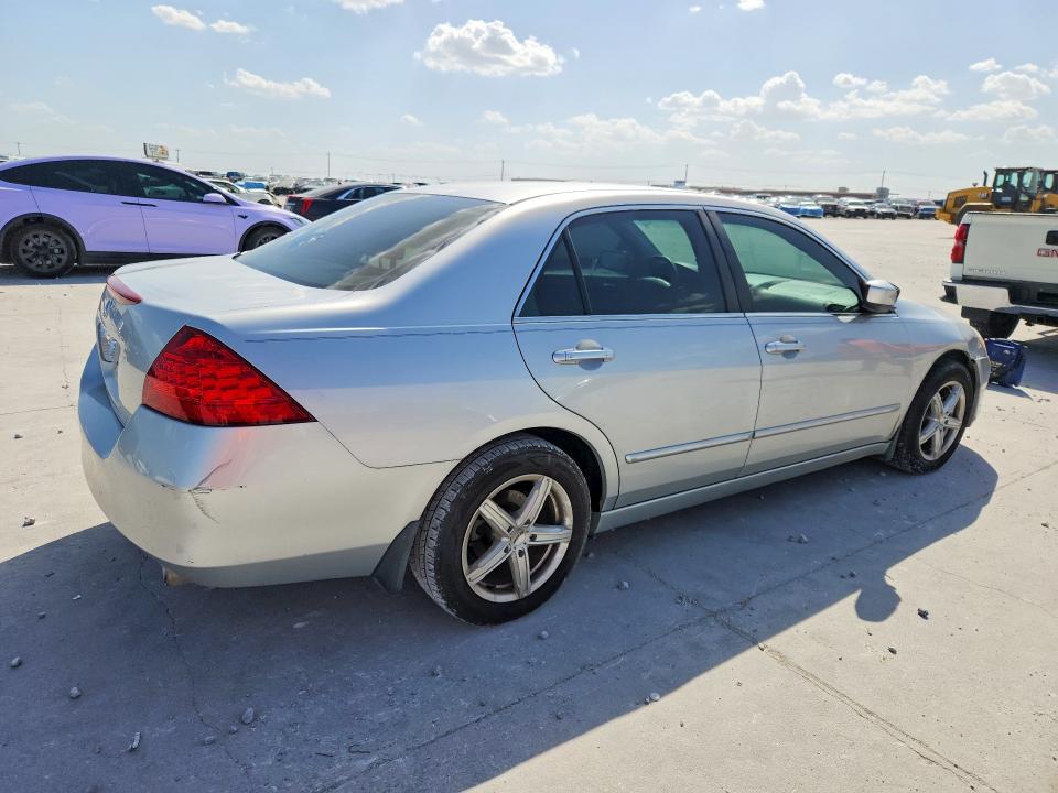 Photo 3 from auction – 2007 HONDA ACCORD with VIN JHMCM56387C009746