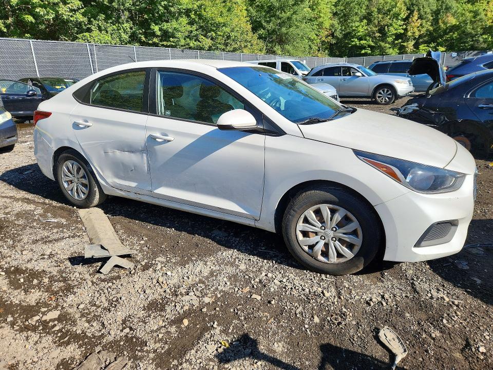 Снимка 4 от търг – 2019 HYUNDAI ACCENT с VIN 3KPC24A33KE076412