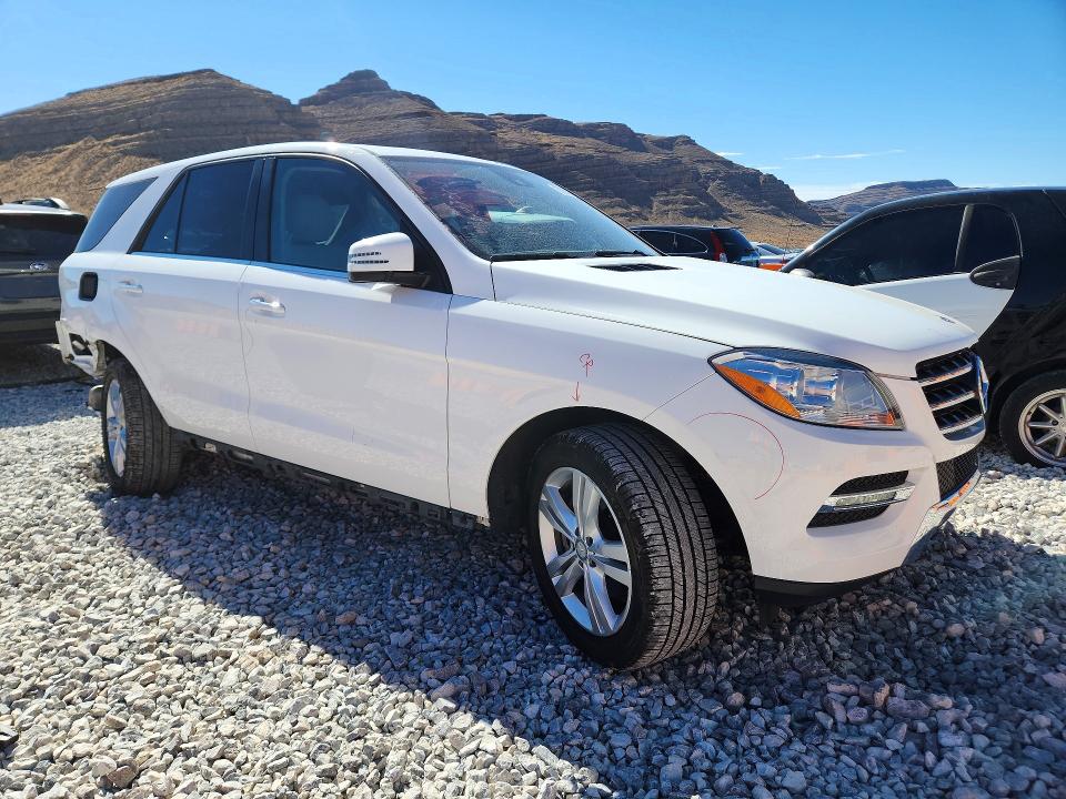 Photo 4 from auction – 2015 MERCEDES-BENZ ML with VIN 4JGDA5JB2FA557129