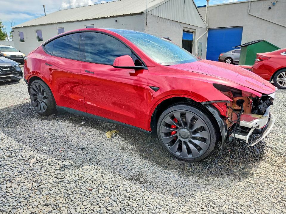 Снимка 4 от търг – 2022 TESLA MODEL Y с VIN 7SAYGDEF0NF466865