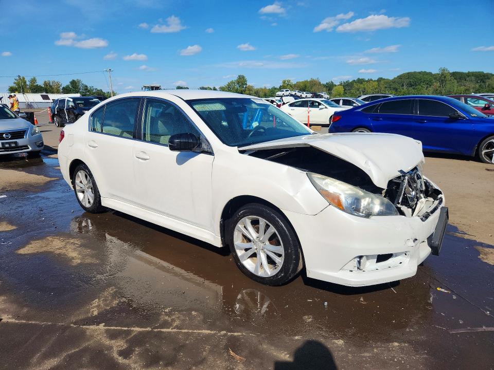 Photo 4 from auction – 2014 SUBARU LEGACY with VIN 4S3BMBA65E3033318