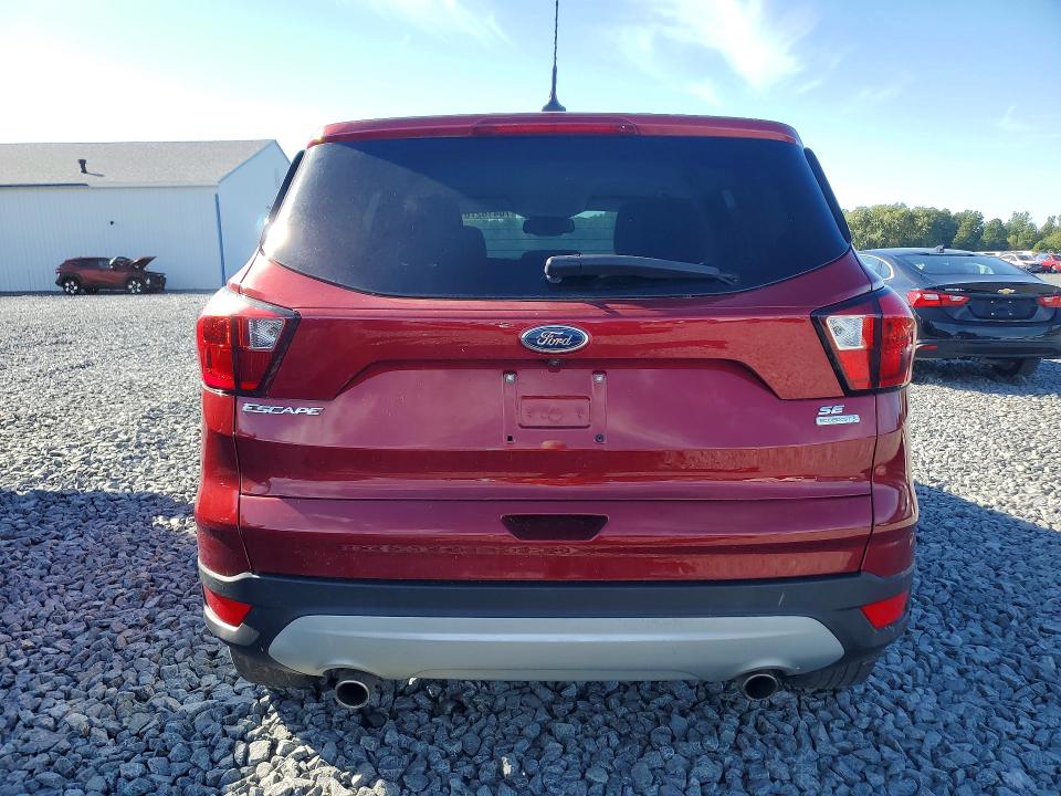صورة رقم 6 من المزاد - 2019 FORD ESCAPE مع VIN 1FMCU0GD7KUA59399