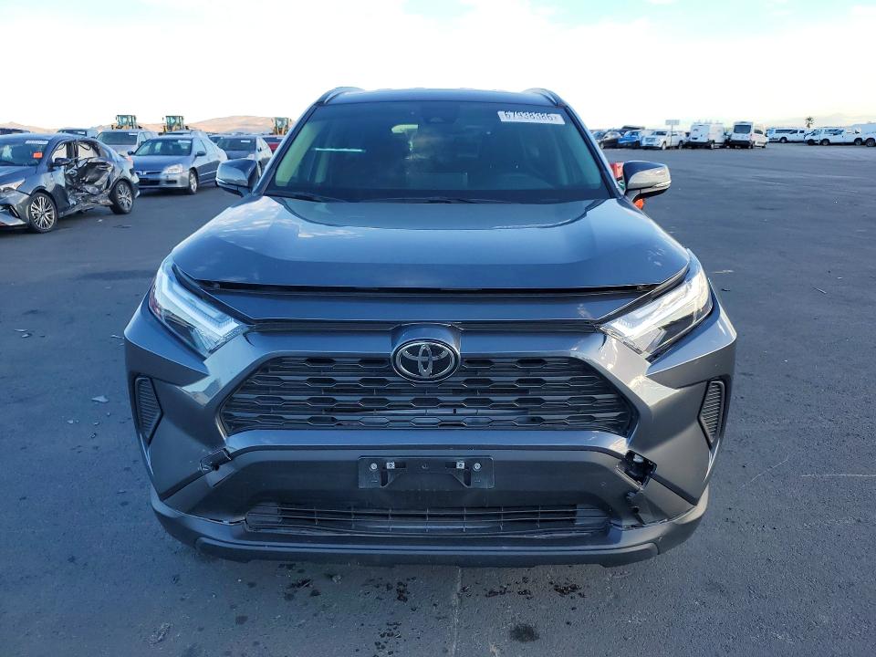 Zdjęcie 5 z aukcji – 2025 TOYOTA RAV4 z VIN JTMMWRFV0SD288010