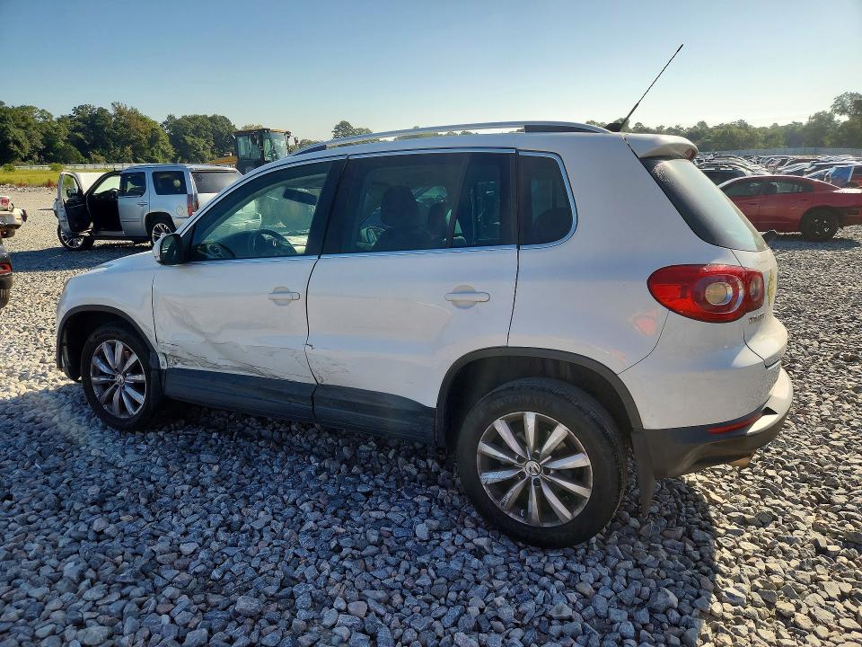 Снимка 2 от търг – 2011 VOLKSWAGEN TIGUAN с VIN WVGAV7AXXBW522138