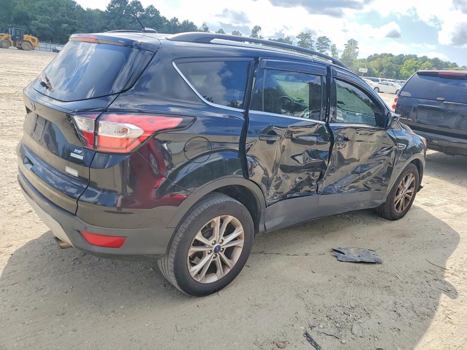 Снимка 3 от търг – 2018 FORD ESCAPE с VIN 1FMCU0GD4JUD52000