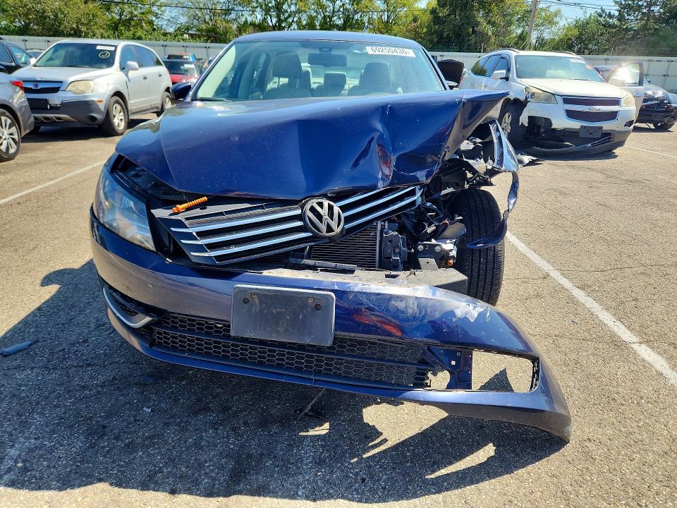 Photo 5 from auction – 2012 VOLKSWAGEN PASSAT with VIN 1VWBP7A3XCC098508