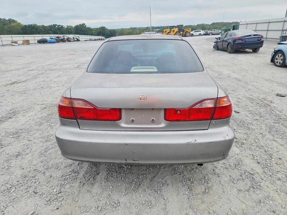Photo 6 from auction – 2000 HONDA ACCORD with VIN JHMCG5652YC011888