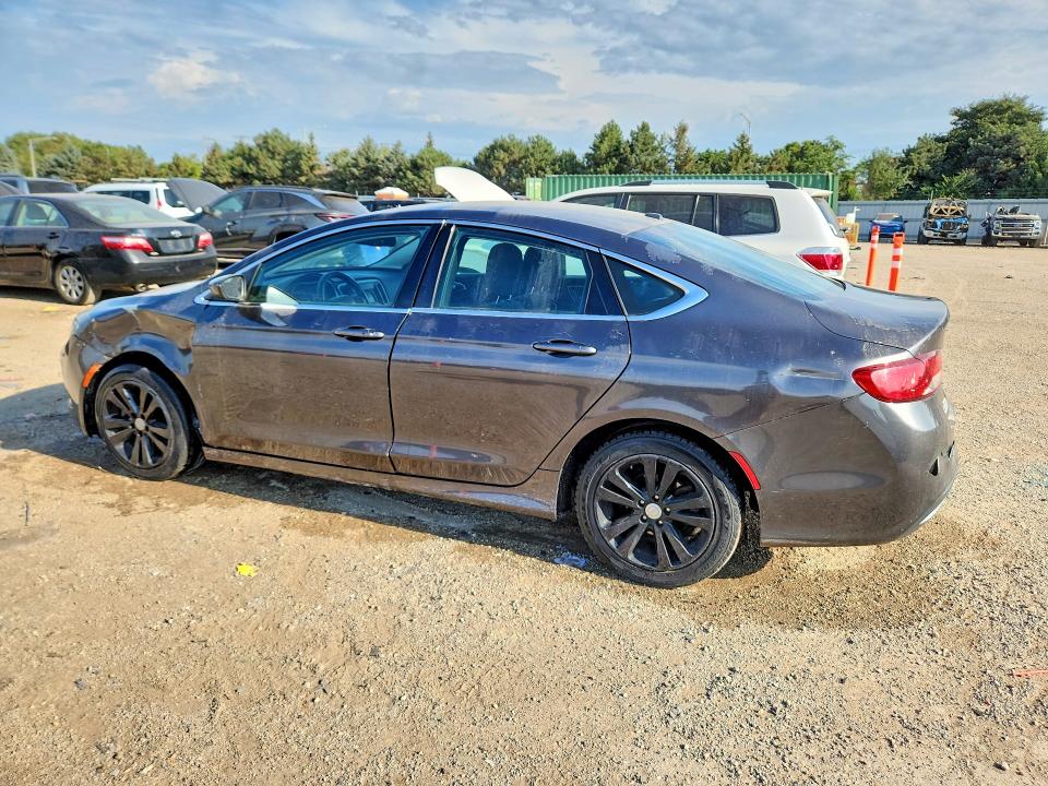 Photo 2 from auction – 2015 CHRYSLER 200 with VIN 1C3CCCAB4FN665392