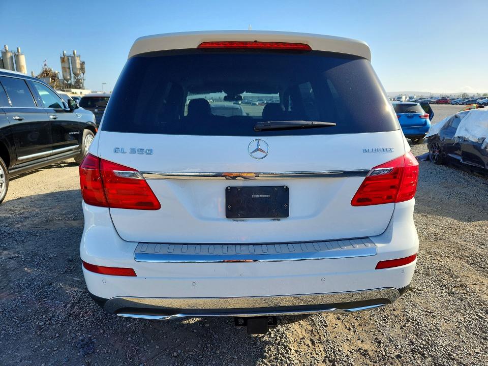 Photo 6 from auction – 2015 MERCEDES-BENZ GL with VIN 4JGDF2EE1FA590496