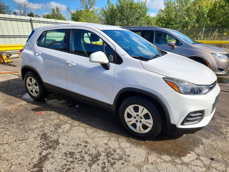 Photo 4 from auction – 2018 CHEVROLET TRAX with VIN 3GNCJKSB1JL293018
