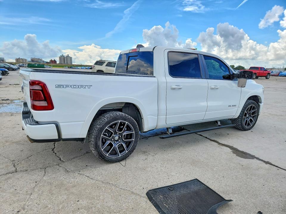 Foto 3 de la subasta – 2022 RAM 1500 con VIN 1C6RREJT4NN104978