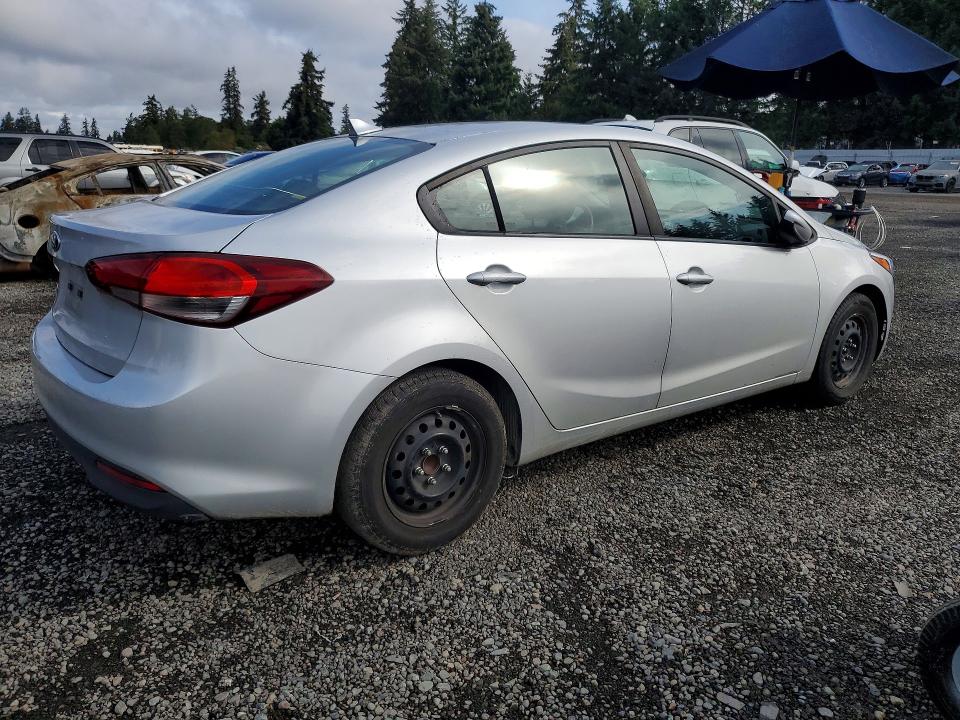 Photo 3 from auction – 2018 KIA FORTE with VIN 3KPFK4A70JE218097