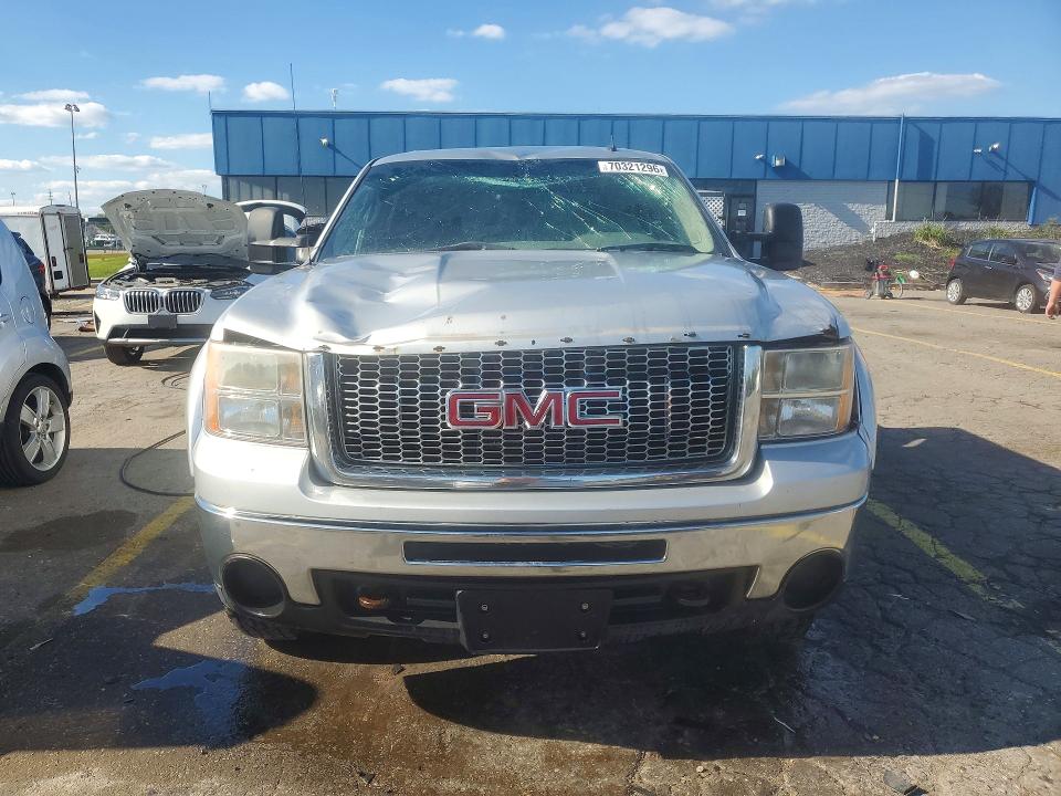 Photo 5 from auction – 2011 GMC SIERRA with VIN 3GTP2UEA5BG313397